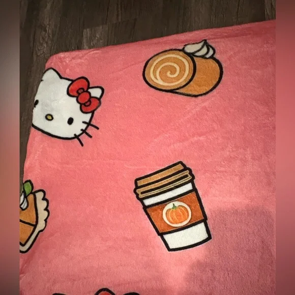 Hello Kitty Blanket - Picture 2 of 3